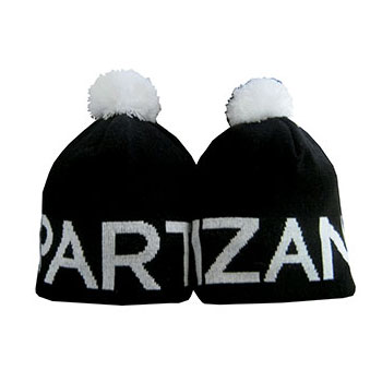 Dečija zimska kapa FK Partizan sa kićankom 2818